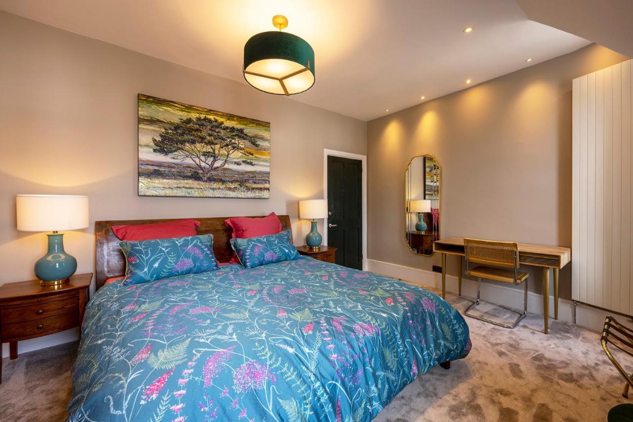 Luxury Central Home - Parking & Ev Point, Superking Bed แคนเทอร์เบอรี ภายนอก รูปภาพ